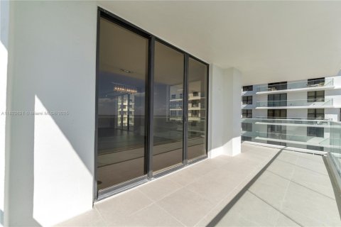 Condo in Bal Harbour, Florida, 2 bedrooms  № 1792541 - photo 7