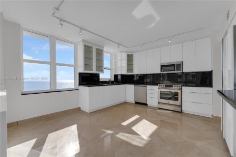 Condo in Bal Harbour, Florida, 2 bedrooms  № 1792541 - photo 20