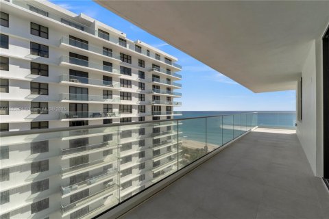 Condo in Bal Harbour, Florida, 2 bedrooms  № 1792541 - photo 6