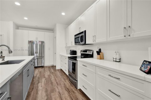 House in Homestead, Florida 3 bedrooms, 150.59 sq.m. № 2017798 - photo 12