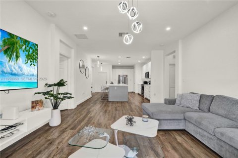 House in Homestead, Florida 3 bedrooms, 150.59 sq.m. № 2017798 - photo 7