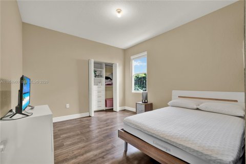 House in Homestead, Florida 3 bedrooms, 150.59 sq.m. № 2017798 - photo 29
