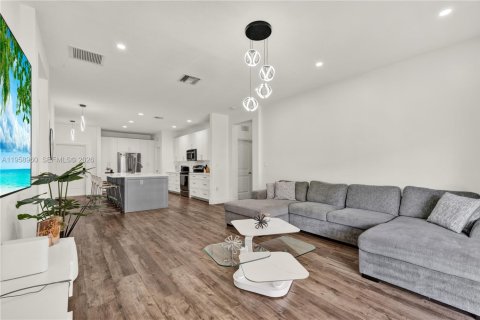 House in Homestead, Florida 3 bedrooms, 150.59 sq.m. № 2017798 - photo 6