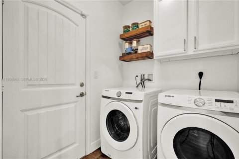 House in Homestead, Florida 3 bedrooms, 150.59 sq.m. № 2017798 - photo 30