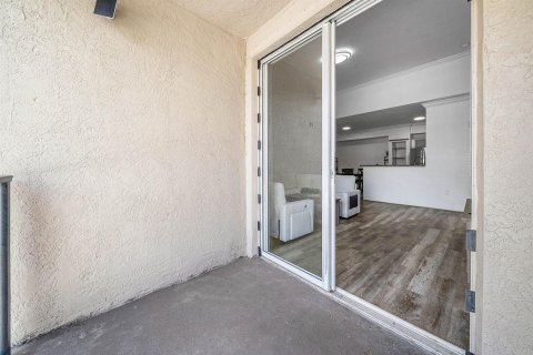 Condo in Delray Beach, Florida, 3 bedrooms  № 2261382 - photo 8