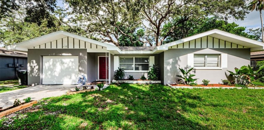 House in Dunedin, Florida 2 bedrooms, 100.89 sq.m. № 1879211