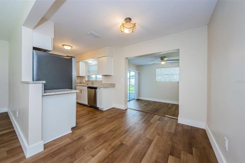 Casa en alquiler en Dunedin, Florida, 2 dormitorios, 100.89 m2 № 1879211 - foto 14