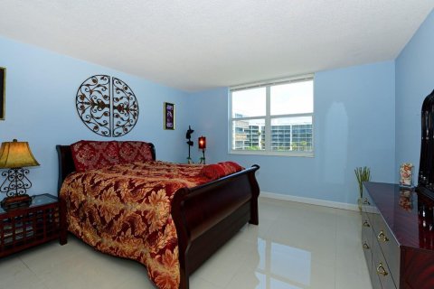 Copropriété à louer à Palm Beach, Floride: 2 chambres, 138.98 m2 № 2087719 - photo 15