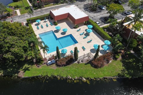 Townhouse in Plantation, Florida 2 bedrooms, 127.46 sq.m. № 2389870 - photo 24
