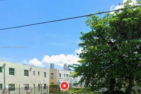 Купить земельный участок в Майами, Флорида № 2025857 - фото 4