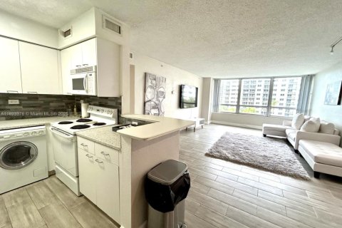 Condominio en alquiler en Miami Beach, Florida, 1 dormitorio, 73.21 m2 № 1950186 - foto 14