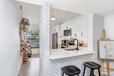 Condo in Tampa, Florida, 2 bedrooms  № 1785474 - photo 29