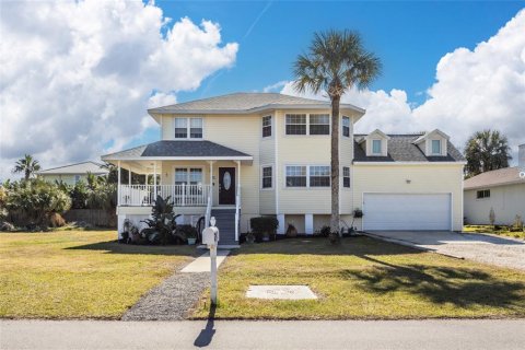 House in Palm Coast, Florida 4 bedrooms, 238.94 sq.m. № 2212800 - photo 2