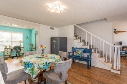 House in Palm Coast, Florida 4 bedrooms, 238.94 sq.m. № 2212800 - photo 17