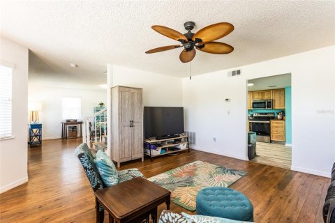 House in Palm Coast, Florida 4 bedrooms, 238.94 sq.m. № 2212800 - photo 5
