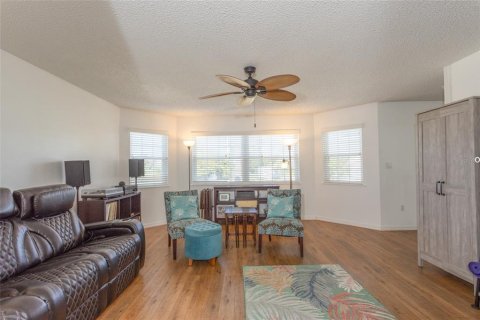 House in Palm Coast, Florida 4 bedrooms, 238.94 sq.m. № 2212800 - photo 6