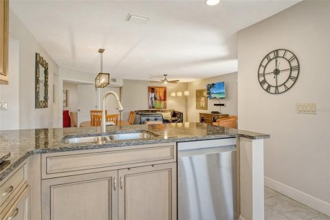 Copropriété à vendre à Sarasota, Floride: 3 chambres, 137.59 m2 № 1637633 - photo 23