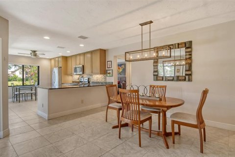 Copropriété à vendre à Sarasota, Floride: 3 chambres, 137.59 m2 № 1637633 - photo 11