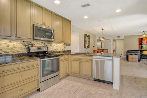 Copropriété à vendre à Sarasota, Floride: 3 chambres, 137.59 m2 № 1637633 - photo 22