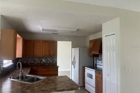 House in Kissimmee, Florida 3 bedrooms, 164.99 sq.m. № 2223509 - photo 3
