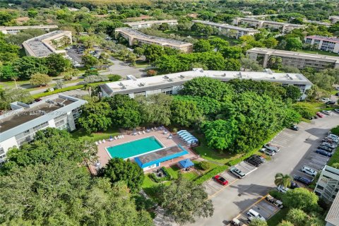 Condo in Coconut Creek, Florida, 2 bedrooms  № 2069184 - photo 7