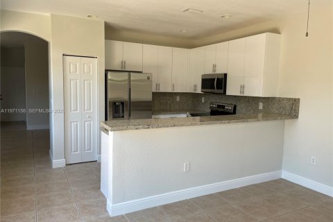 Casa en alquiler en Homestead, Florida, 4 dormitorios, 179.12 m2 № 2032730 - foto 4