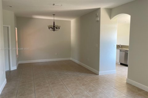 Casa en alquiler en Homestead, Florida, 4 dormitorios, 179.12 m2 № 2032730 - foto 7