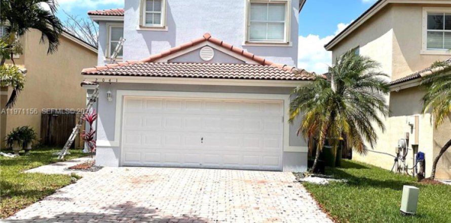 Casa en Homestead, Florida 4 dormitorios, 179.12 m2 № 2032730