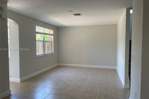 Casa en alquiler en Homestead, Florida, 4 dormitorios, 179.12 m2 № 2032730 - foto 6