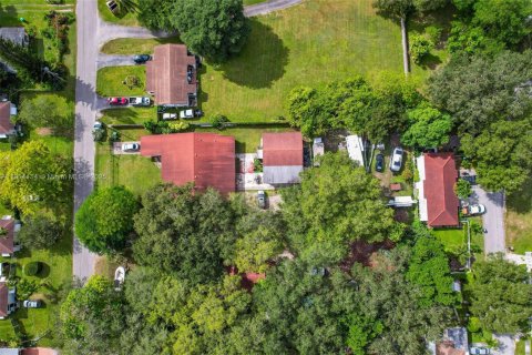 Villa ou maison à vendre à El Portal, Floride: 3 chambres, 453.92 m2 № 1970488 - photo 22