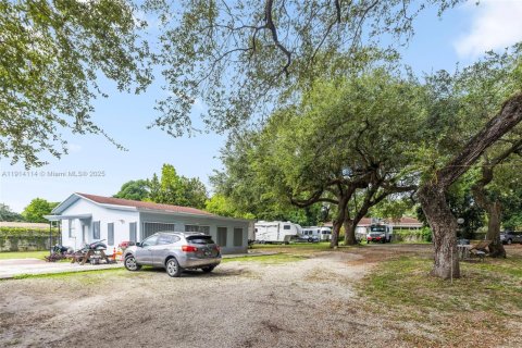 Villa ou maison à vendre à El Portal, Floride: 3 chambres, 453.92 m2 № 1970488 - photo 13