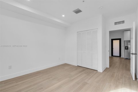 Immobilier commercial à vendre à Miami, Floride № 2170297 - photo 22