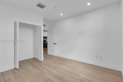 Immobilier commercial à vendre à Miami, Floride № 2170297 - photo 23