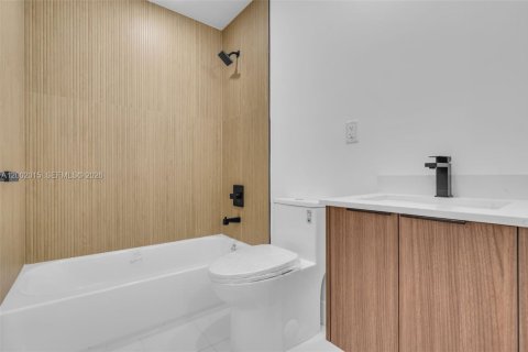 Immobilier commercial à vendre à Miami, Floride № 2170297 - photo 24