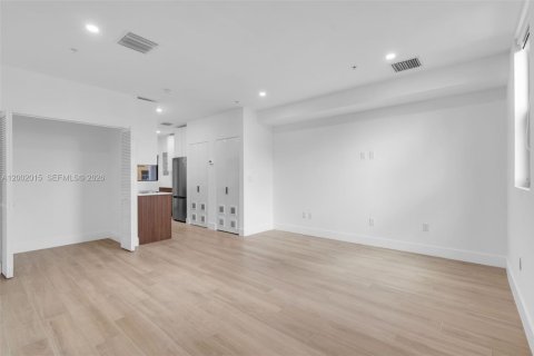Immobilier commercial à vendre à Miami, Floride № 2170297 - photo 9