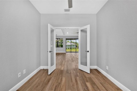 House in Port Charlotte, Florida 3 bedrooms, 161.65 sq.m. № 2224985 - photo 10