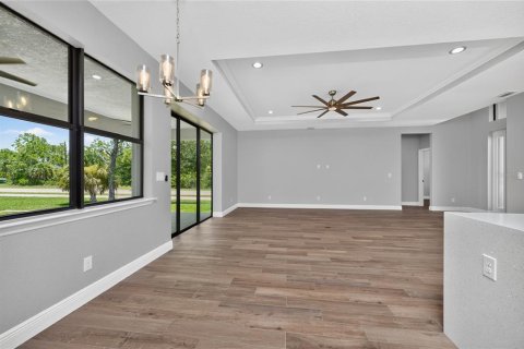 House in Port Charlotte, Florida 3 bedrooms, 161.65 sq.m. № 2224985 - photo 21