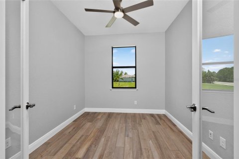 House in Port Charlotte, Florida 3 bedrooms, 161.65 sq.m. № 2224985 - photo 9