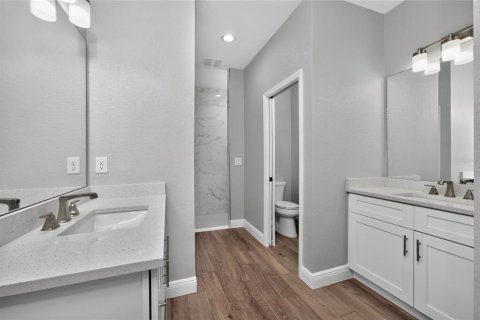 House in Port Charlotte, Florida 3 bedrooms, 161.65 sq.m. № 2224985 - photo 28