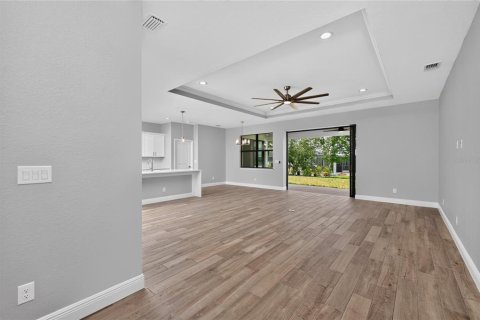 House in Port Charlotte, Florida 3 bedrooms, 161.65 sq.m. № 2224985 - photo 4