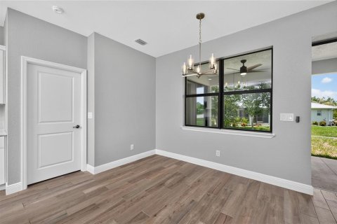 House in Port Charlotte, Florida 3 bedrooms, 161.65 sq.m. № 2224985 - photo 19