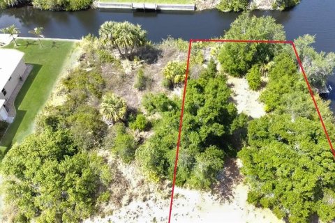 Land in Punta Gorda, Florida № 1647742 - photo 1