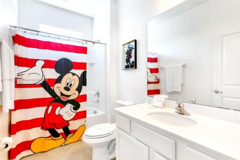 Casa en venta en Kissimmee, Florida, 10 dormitorios, 397.16 m2 № 1860872 - foto 30