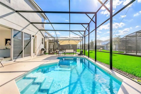 Casa en venta en Kissimmee, Florida, 10 dormitorios, 397.16 m2 № 1860872 - foto 14