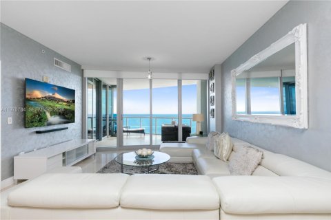 Снять в аренду кондоминиум в Санни-Айлс-Бич, Флорида 3 спальни, 179.58м2, № 2032080 - фото 12