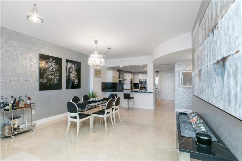 Снять в аренду кондоминиум в Санни-Айлс-Бич, Флорида 3 спальни, 179.58м2, № 2032080 - фото 4