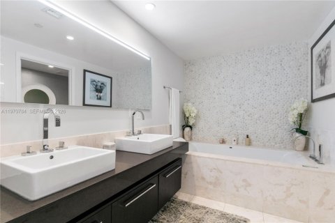 Снять в аренду кондоминиум в Санни-Айлс-Бич, Флорида 3 спальни, 179.58м2, № 2032080 - фото 23