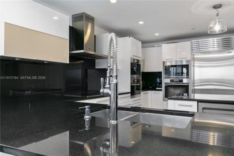 Снять в аренду кондоминиум в Санни-Айлс-Бич, Флорида 3 спальни, 179.58м2, № 2032080 - фото 18