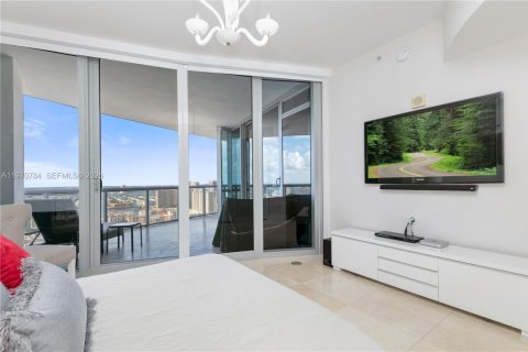 Снять в аренду кондоминиум в Санни-Айлс-Бич, Флорида 3 спальни, 179.58м2, № 2032080 - фото 7