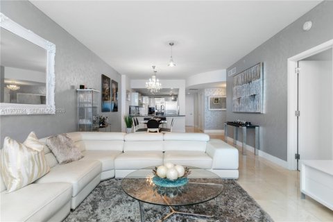 Снять в аренду кондоминиум в Санни-Айлс-Бич, Флорида 3 спальни, 179.58м2, № 2032080 - фото 17